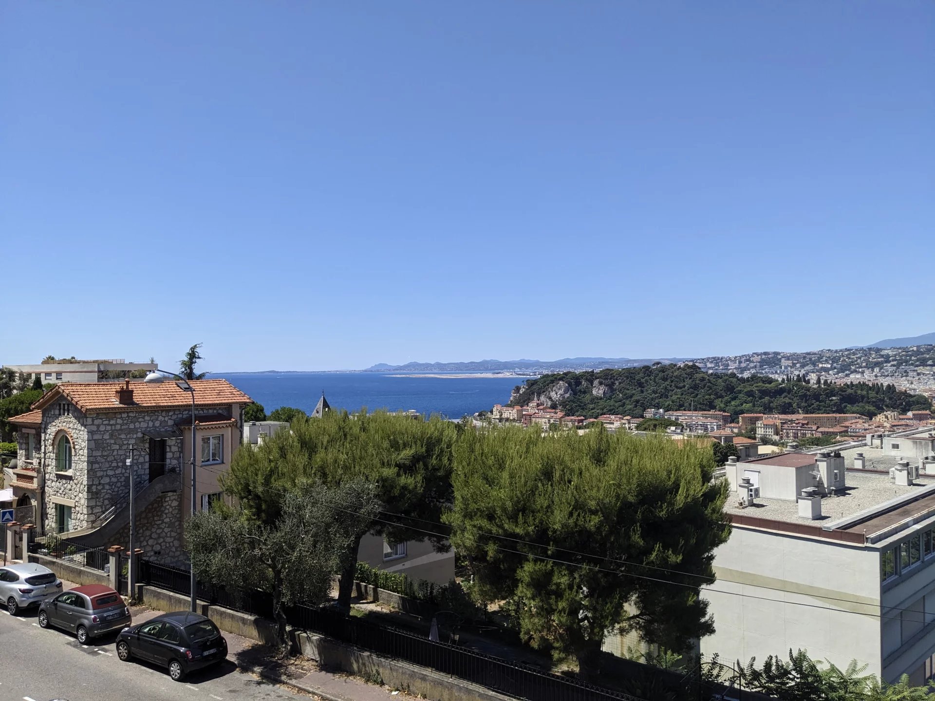 Nice Mont Boron – Un trois pièces vue panoramique mer et ville avec terrasse et garage en sus