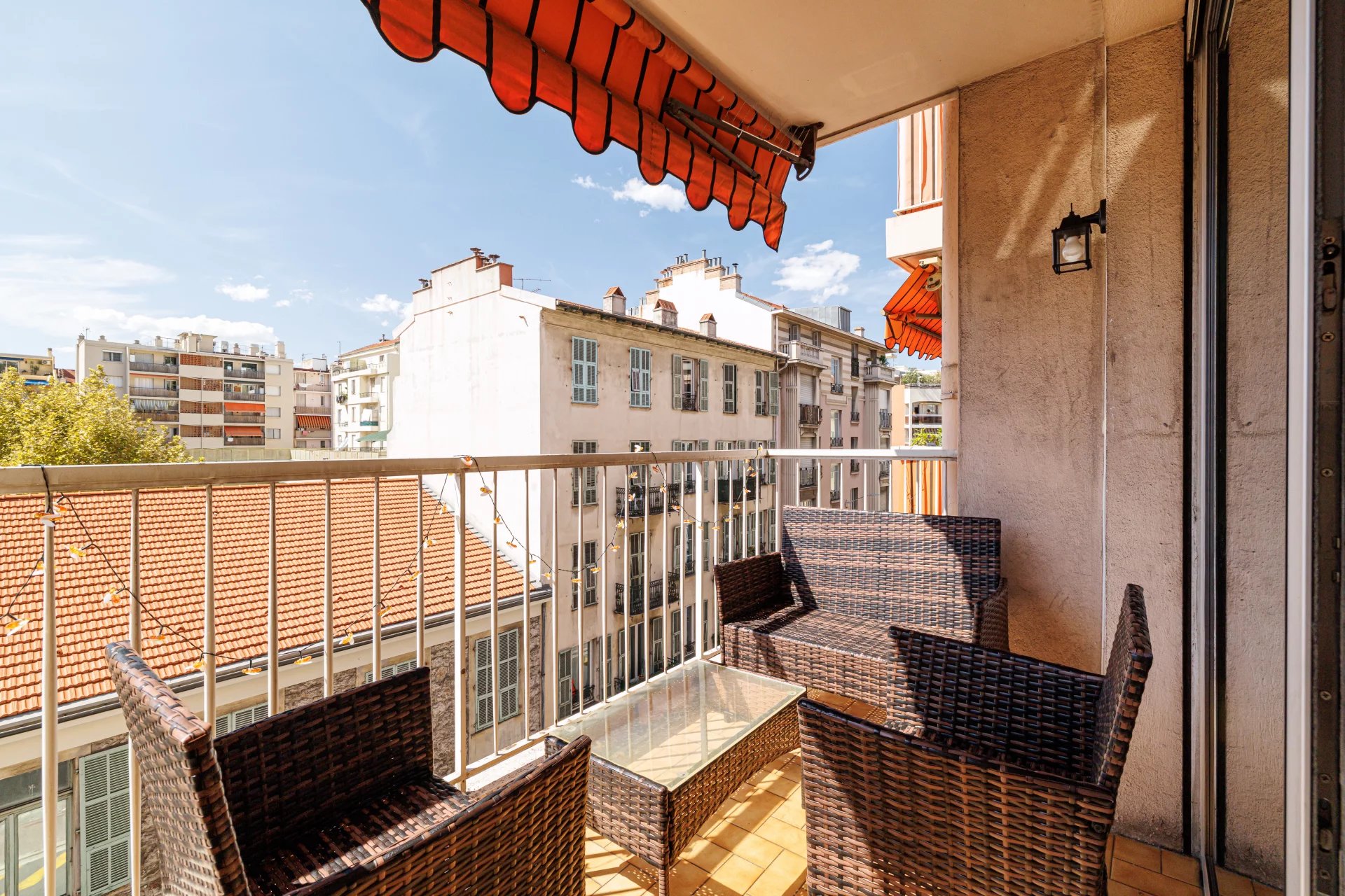 Appartement 4 pièces à vendre - Nice - Le Port - photo 2