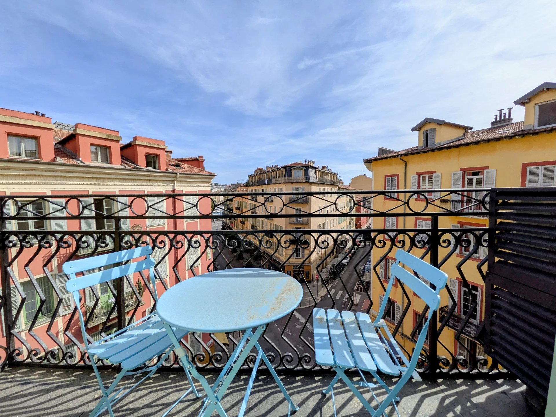 Nice Port – Appartement rénové de 175 m², 6 pièces avec balcon