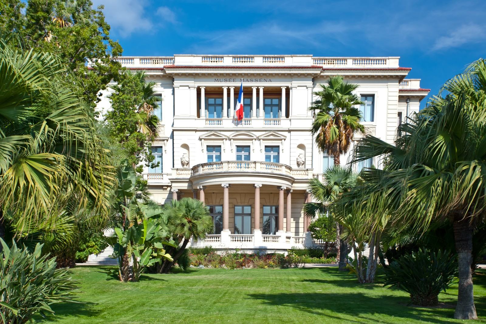 La villa Masséna et son jardin, rue de France, dans le Carré d’Or